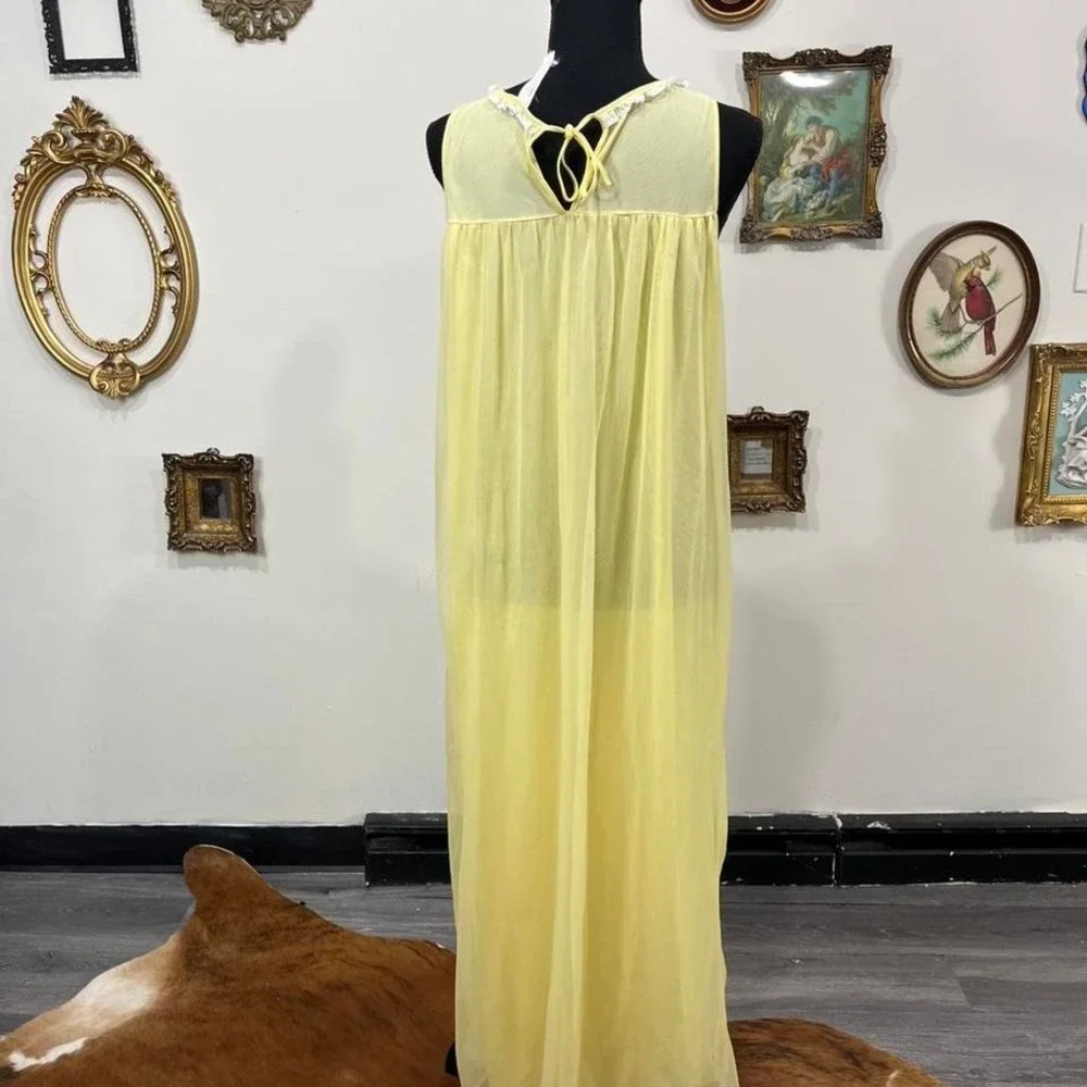 Vintage Lemon Chiffon Lace Nightgown – Size Large
